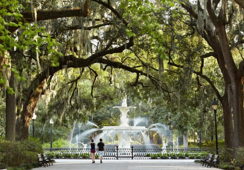 Is savannah a party city?